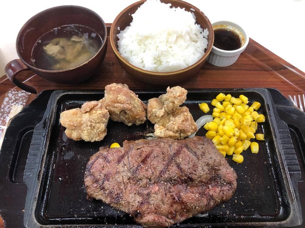 いただきステーキ メガドンキホーテ福岡福重店