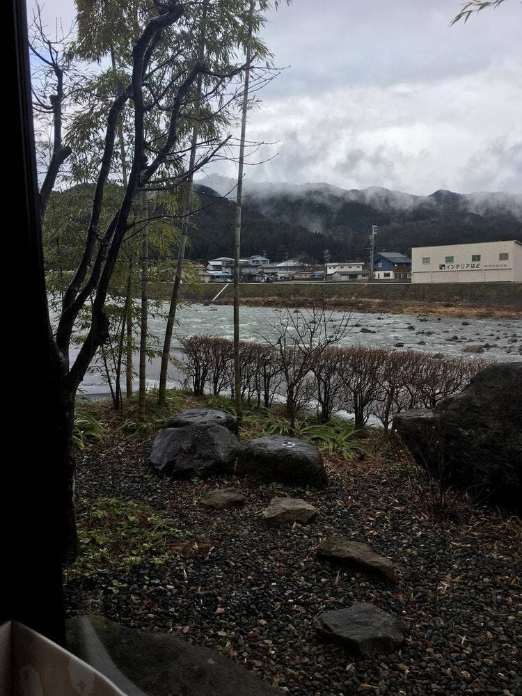 囲炉裏のあじわい ごとく