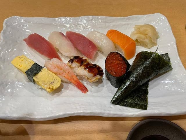 華鮨 上野の森さくらテラス店 - サブ画像1