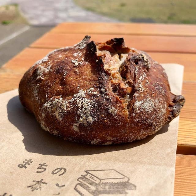 まちの本とサンドイッチ - サブ画像1