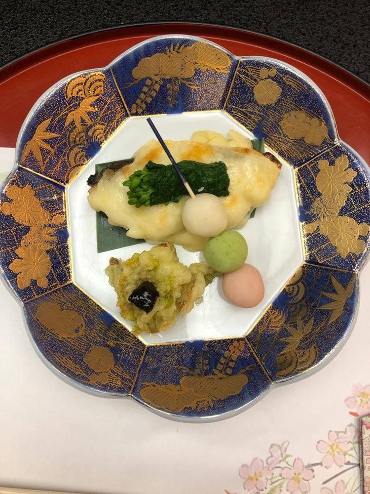 聴泉閣かめや お食事処