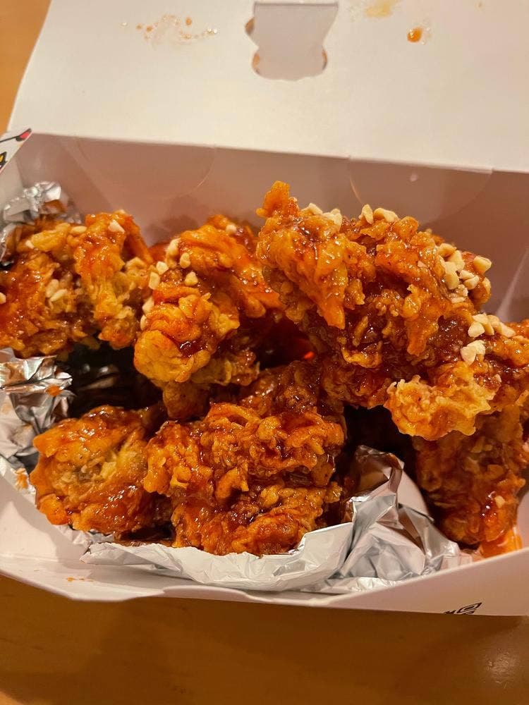 CRISPY CHICKEN n’ TOMATO 麻布十番店