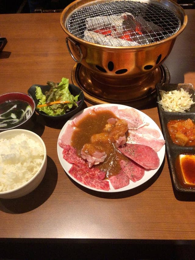 本格派焼肉 白石家 - サブ画像1