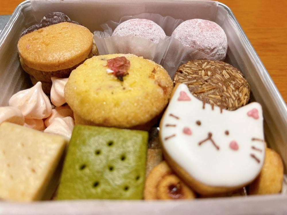 カフェのある暮らしとお菓子のお店