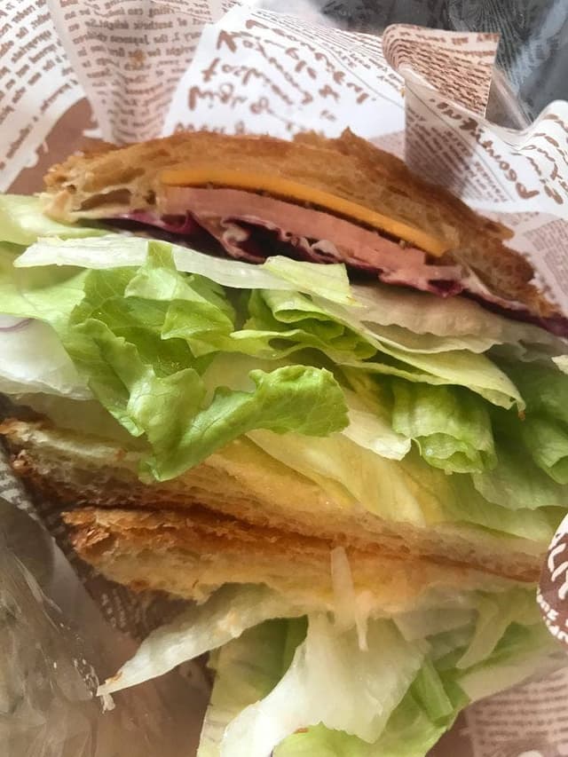 石窯パン工房 ばーすでい 栗生愛子本店 - サブ画像1