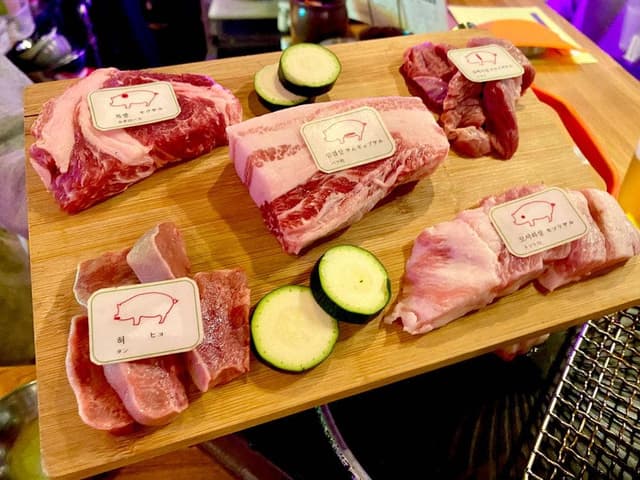 韓国式豚焼肉 豚山食堂 - サブ画像1