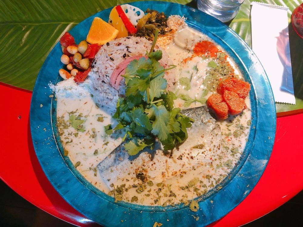 白いカレープラウド福岡