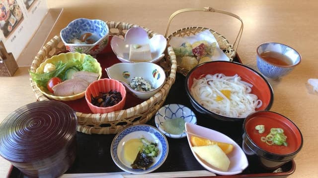 季節料理 初音 - サブ画像2