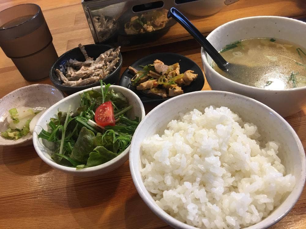 とりやきサントリ食堂