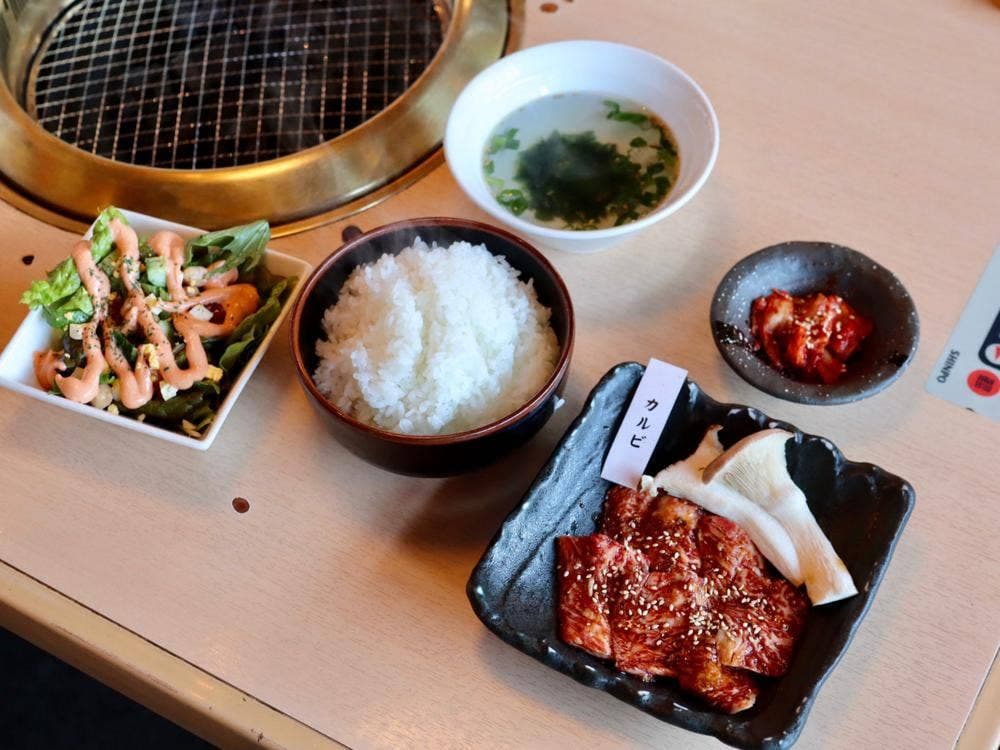 炭火焼肉 牛ざんまい 日進店