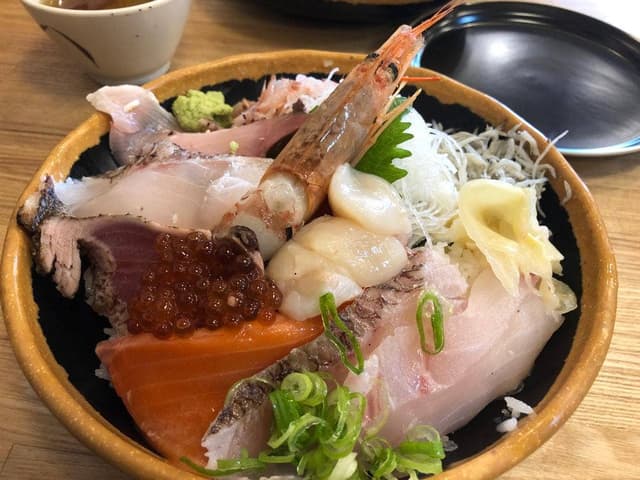 海鮮丼 丼くらべ - サブ画像1