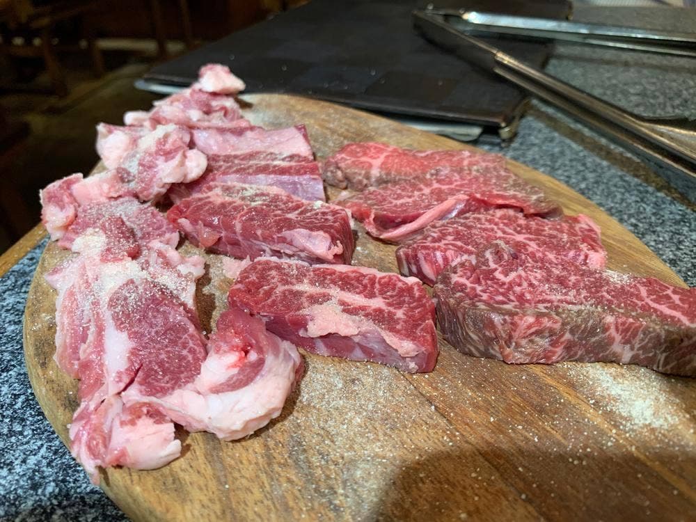 牛とろ屋