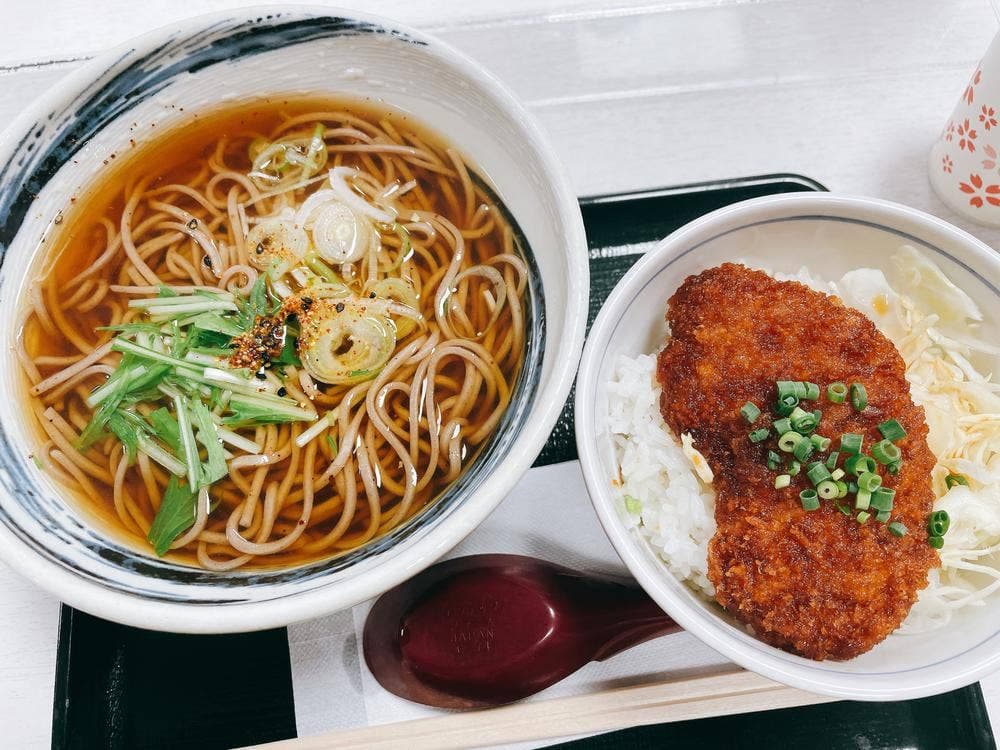 米山サービスエリア 上り線 フードコート