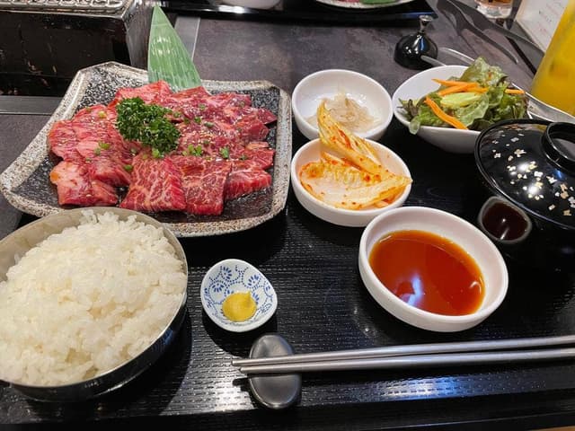 炭火ホルモン焼肉 うしおと - サブ画像3