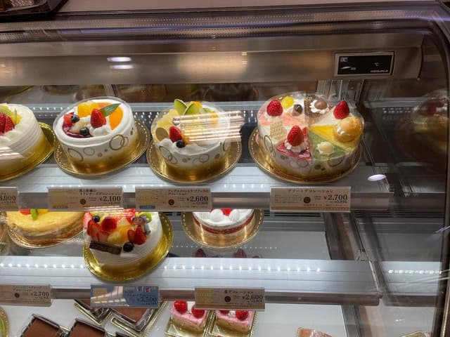 シャトレーゼ 桂店 - サブ画像3