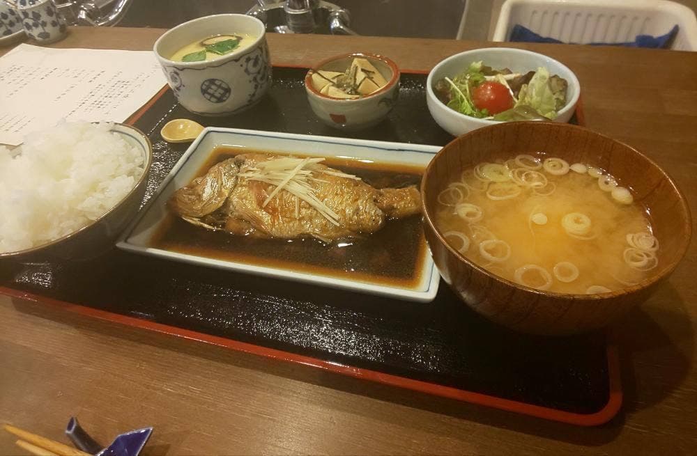 炭火小料理ことり