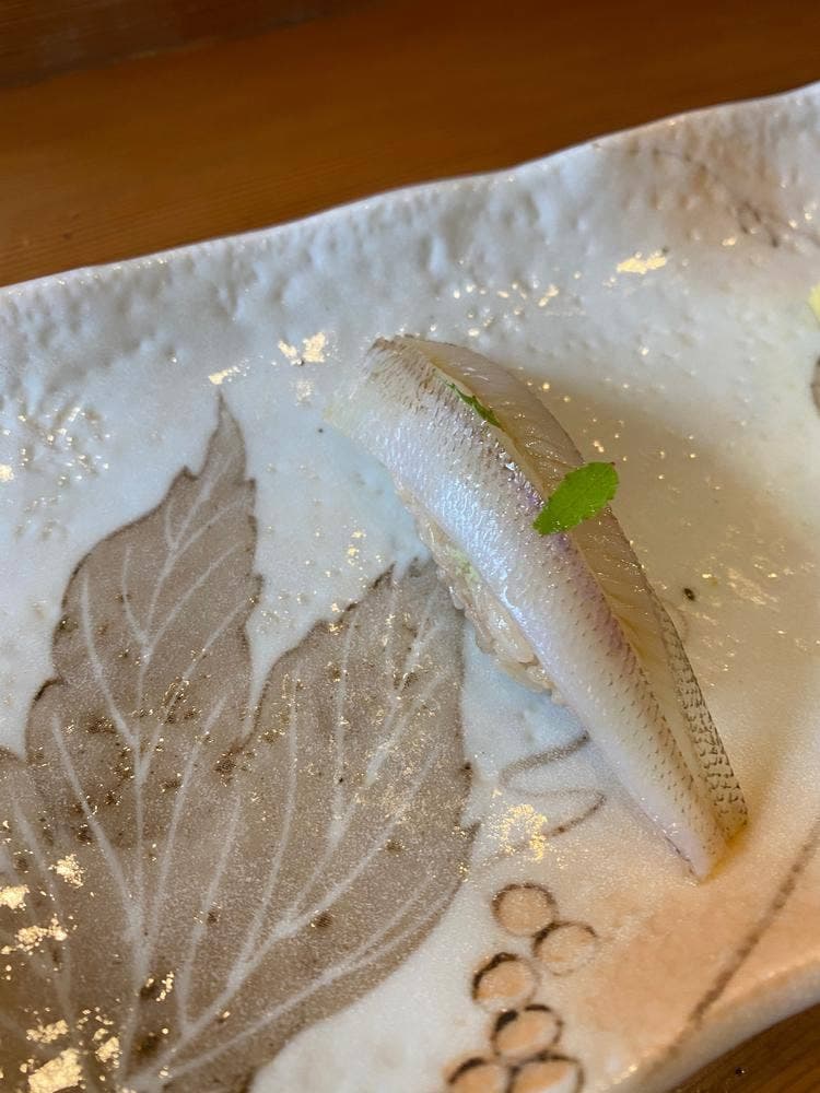 鮨処切通