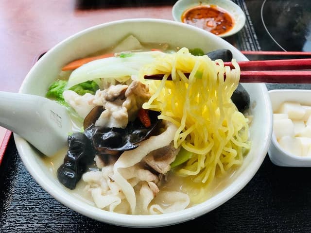 小尾羊 蒙古火鍋しゃぶしゃぶ 横浜西口店 - サブ画像3