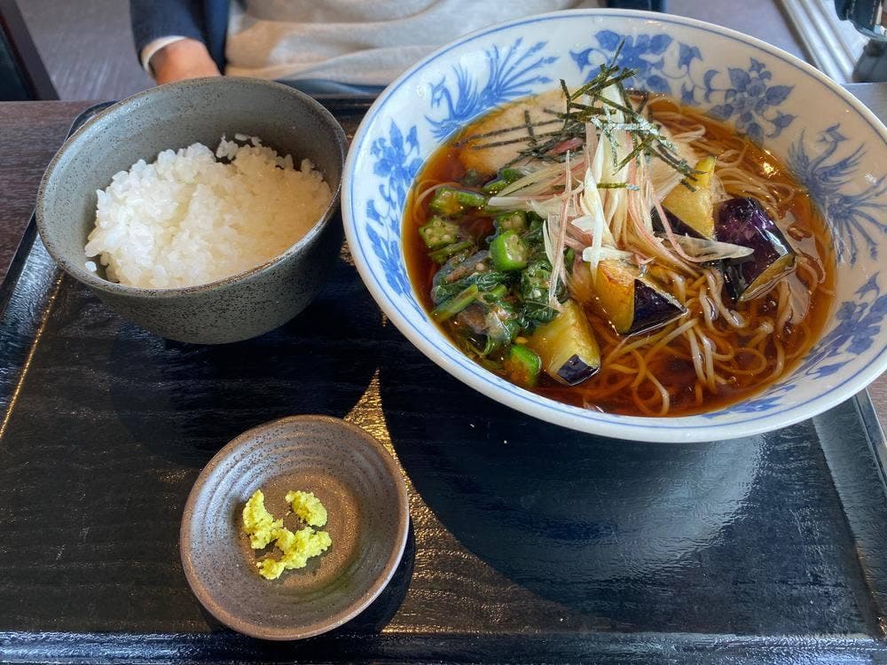 茶の庭れすとらん とろろ屋ととろ