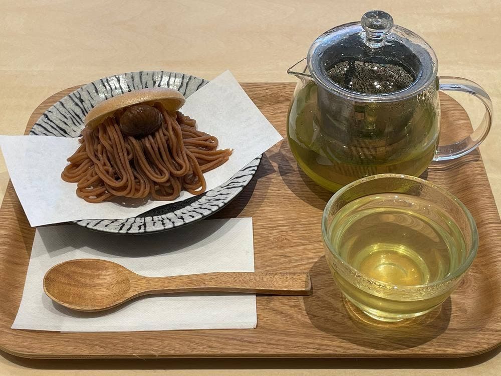 甘味処すずやのモナカ金沢店