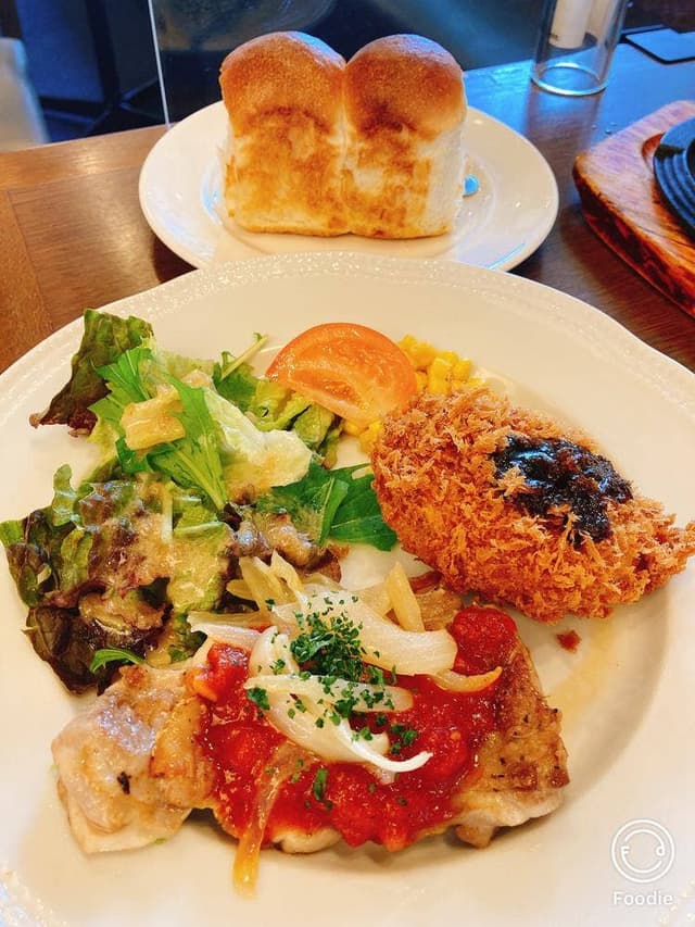 ロイヤルホスト 戸田店 - サブ画像1