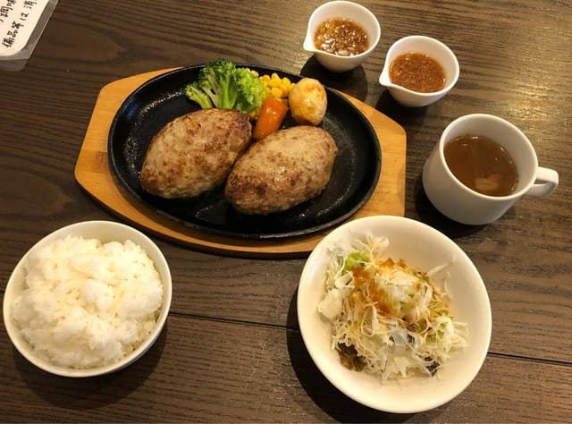 タカサキハンバーグ - サブ画像1