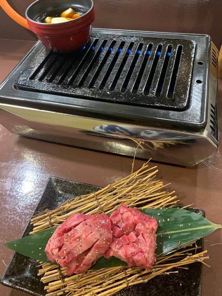 肉処 むすび