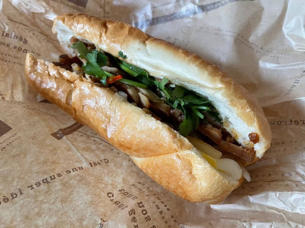 Bánh mỳ LIEN オオゼキ砧店