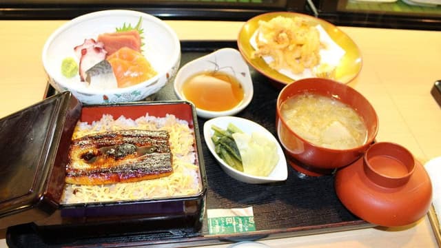 弥助鮨 - サブ画像1
