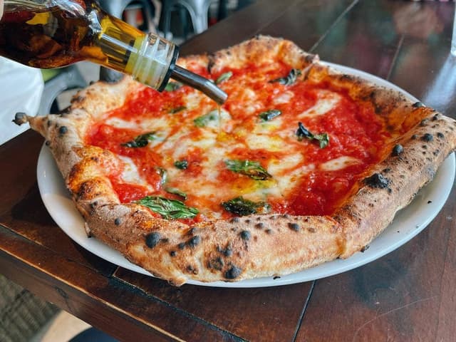 PIZZERIA E BAR LA BORRACCIA - サブ画像3