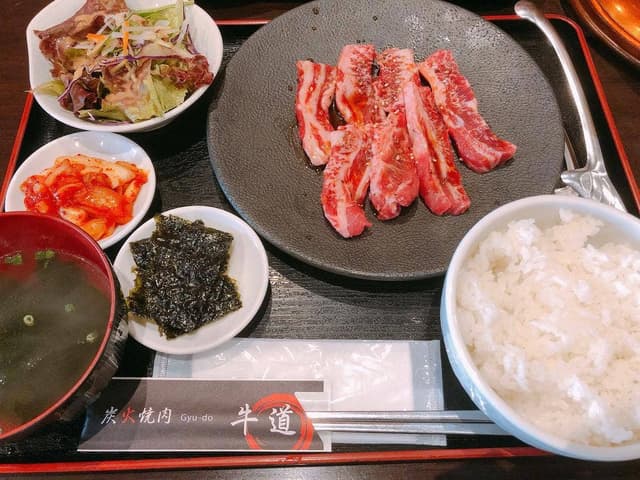 炭火焼肉 牛道 池袋本店 - サブ画像2