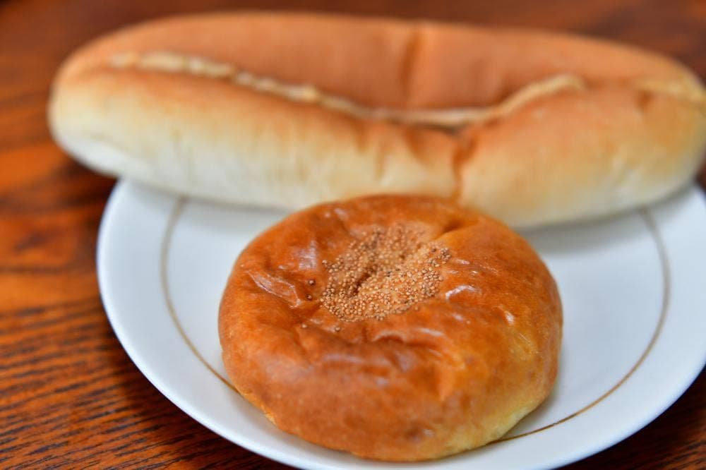 青い扉のパン屋さん OVEN