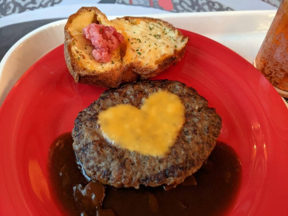 クイーン・オブ・ハートのバンケットホール