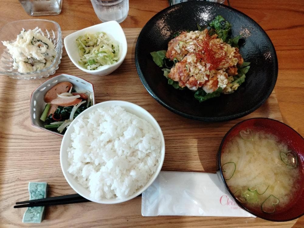 裏方家食堂部 salud