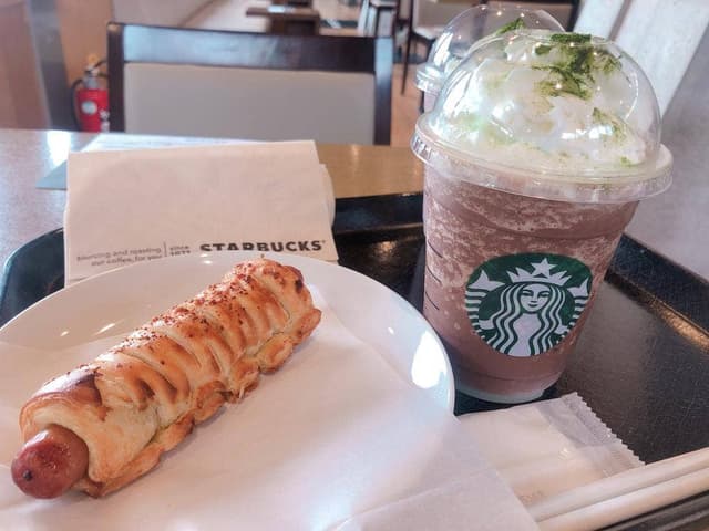 スターバックス コーヒー 蔦屋書店 武雄市図書館店 - サブ画像1