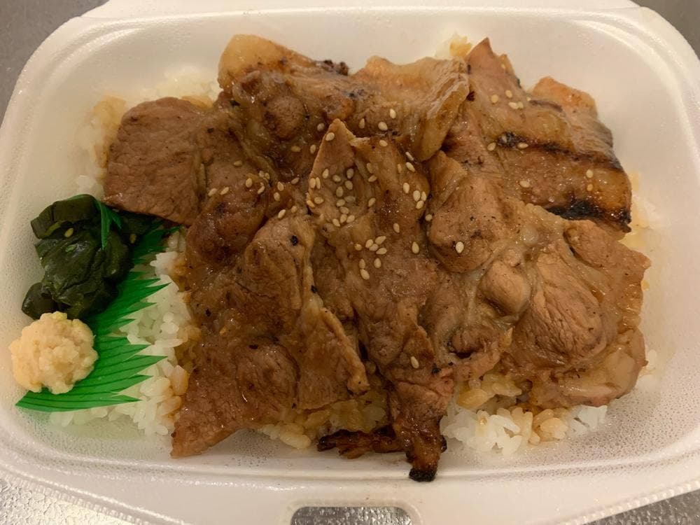 アディクトン