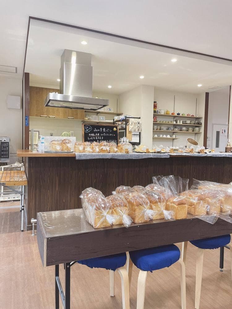 Bakery Cafe HIkoOKI