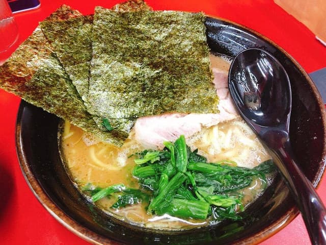 横浜ラーメン 武蔵家 北千住店 - サブ画像3