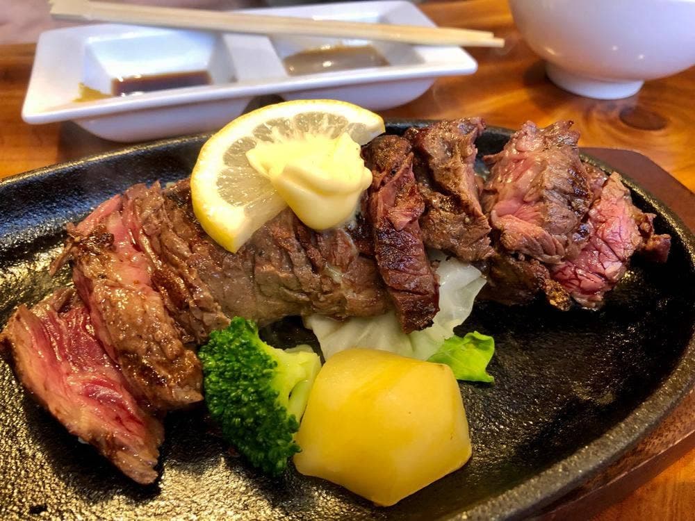 ステーキ鉄板焼 牛臣