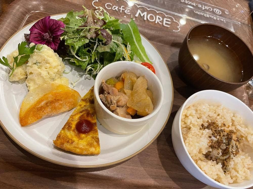 カフェモア