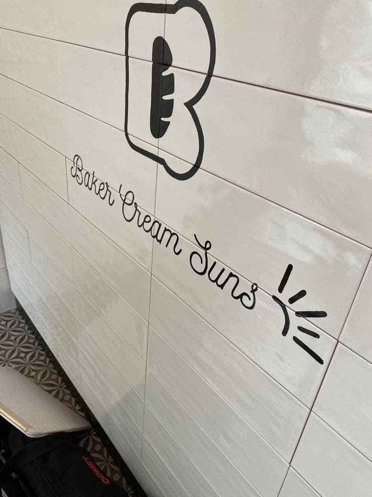 Baker Cream Suns