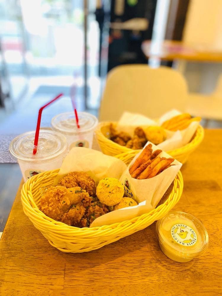 CRISPY CHICKEN n’ TOMATO 学芸大学店