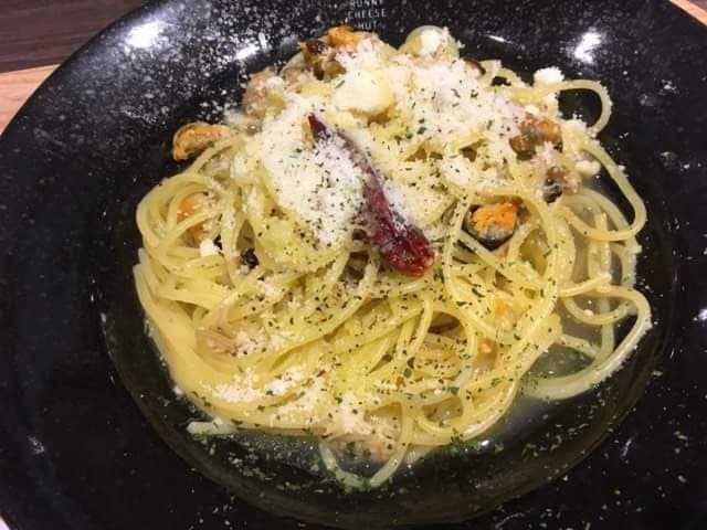 RUNNY CHEESE HUT - サブ画像1