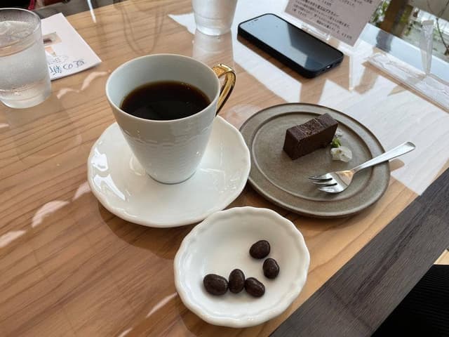 ショコラ 覚王山 花壇&抹茶Cafe - サブ画像3