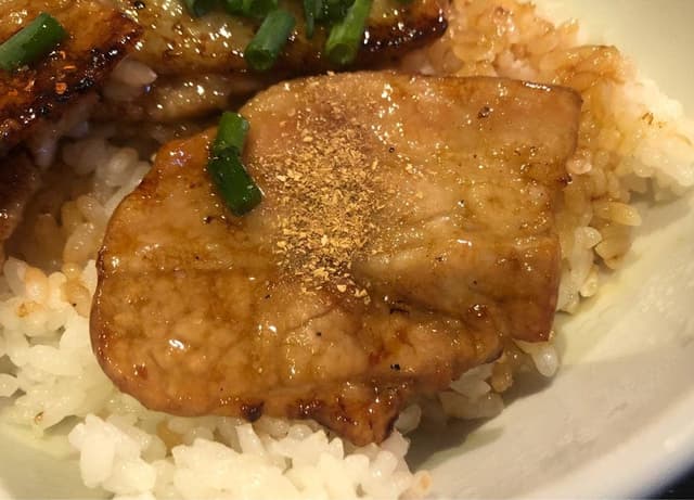 豚そばと炙り豚丼 ドラゴン - サブ画像2