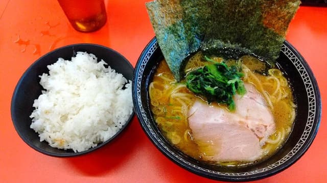 横浜家系ラーメン 内田家 博多本店 - サブ画像2