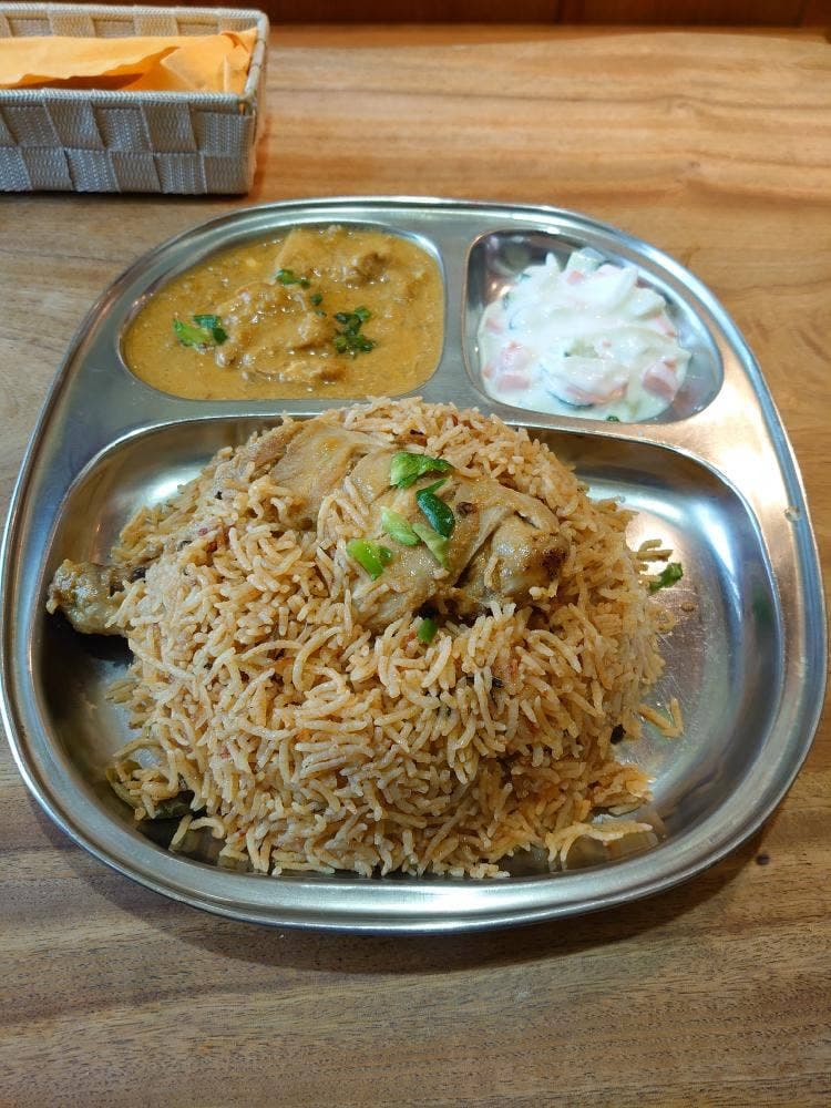 南インド料理 レジナ 新宿ムット2号店