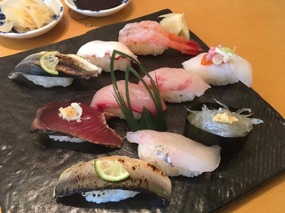 海天すし かほく店