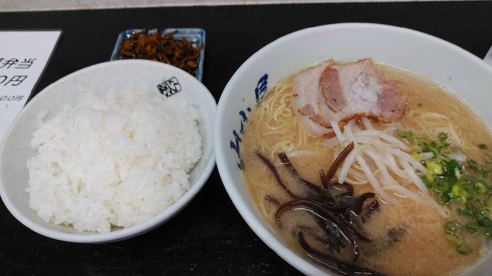 九州筑豊ラーメン山小屋 平尾台入口店