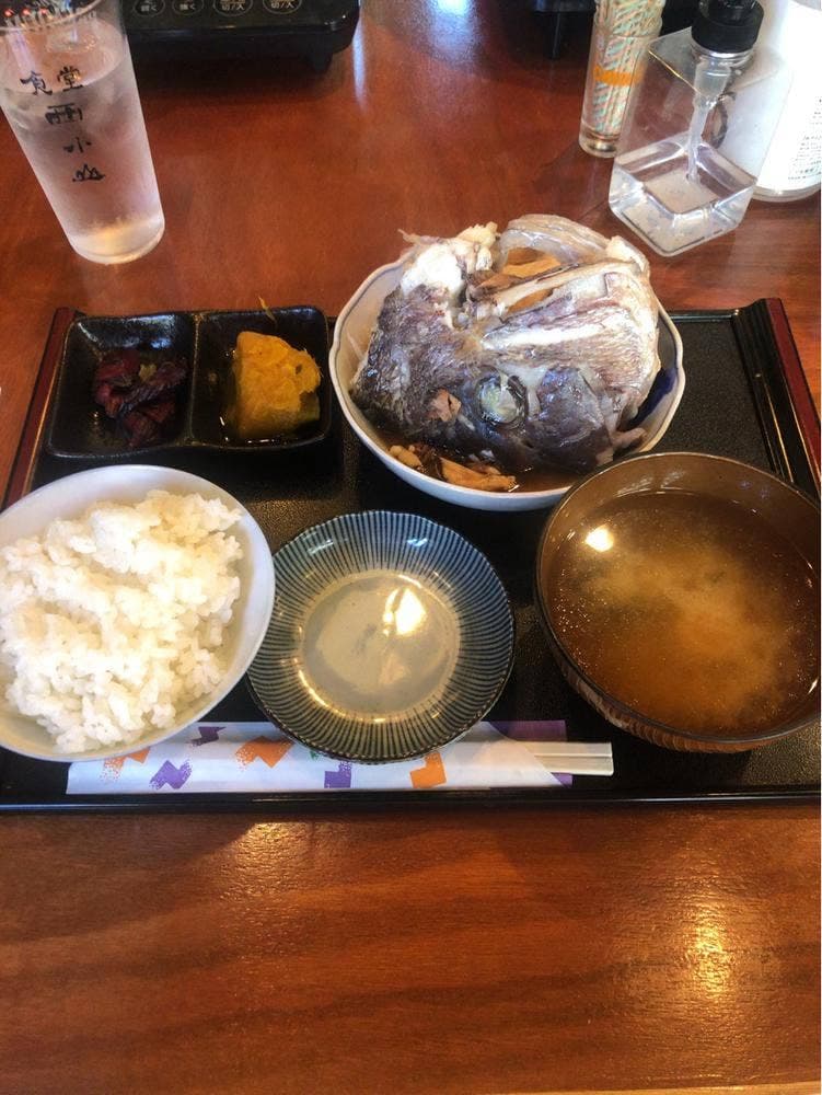 食堂西小山